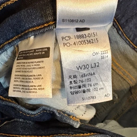 Levis 724 High Rise Straight Jeans - Picture 4 of 5
